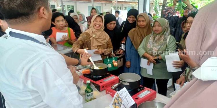 Pelatihan UMKM Pengolahan Mangrove oleh UK Petra dan WVI