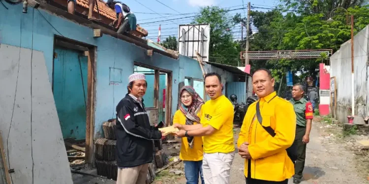 DPD Partai Golkar Magetan Berikan Bantuan bagi Warga Terdampak Penggusuran Maospati