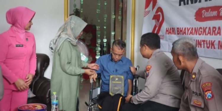 Sambut Hari Bhayangkara, Polres Pamekasan Adakan Kegiatan Sosial Beragam