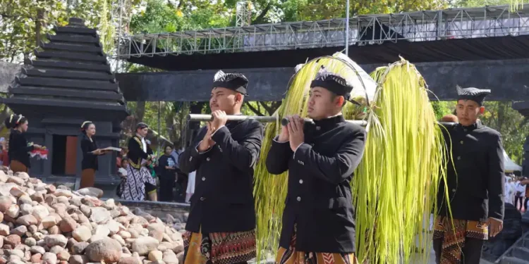 Harmoni Budaya, Spiritualitas, dan Pariwisata Geografis