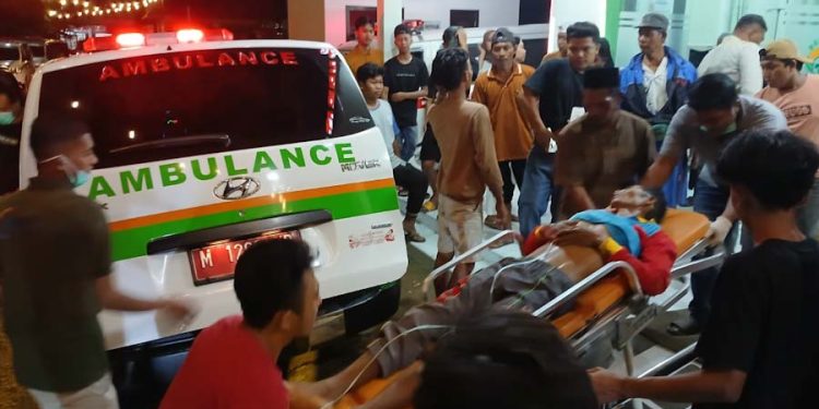 Pagar Lapangan Kerapan Sapi Roboh Akibat Giling, 4 Orang Jadi Korban