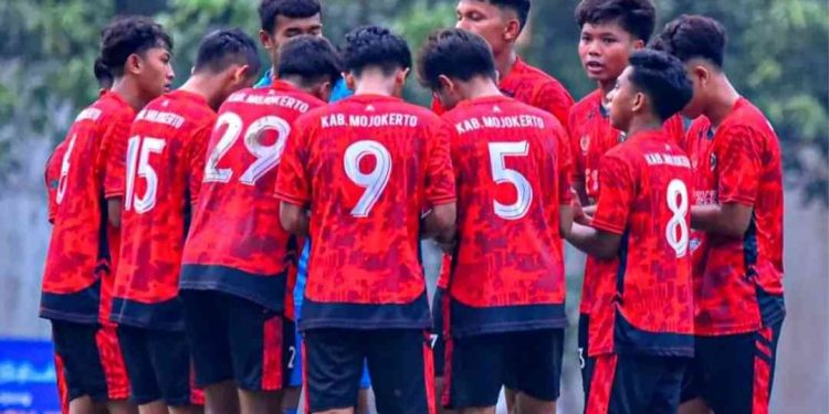 Drama Adu Penalti, Tim Sepak Bola Putra Mojokerto Melaju ke Final