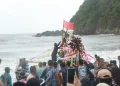 Tradisi Petik Laut Pantai Lampon Banyuwangi Ungkapan Syukur Nelayan Selama Hampir Seabad