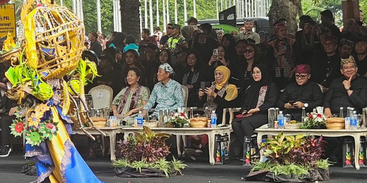 Banyuwangi Ethno Carnival 2025 Dimulai dengan Doa Haru untuk Korban KMP Tunu Pratama Jaya
