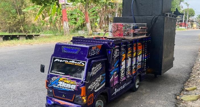 Miniatur Sound Horeg untuk Anak-anak di Tuban dengan Musik DJ dan Lampu