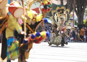 Putri Indonesia 2025 Menghadiri Carnival Etnis Banyuwangi