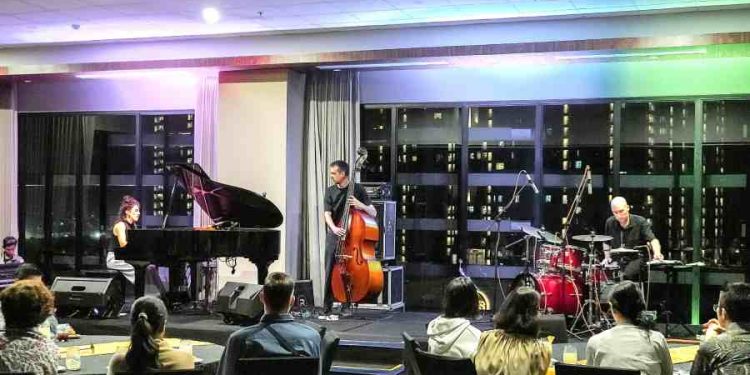 Hotel Spazio Surabaya Hadirkan Musisi Jazz Prancis Rogue