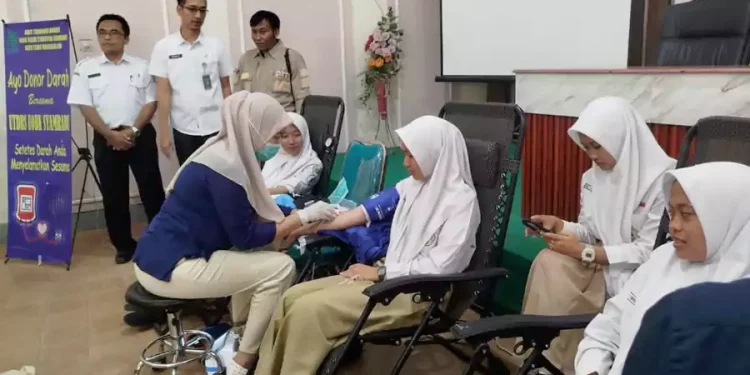 HUT ke-27 IJTI Bangkalan Donor Darah Bersama Siswa di Hari Anak Nasional