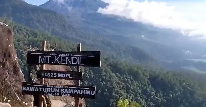 Pendakian Ramah Pemula di Gunung Kendil Magetan
