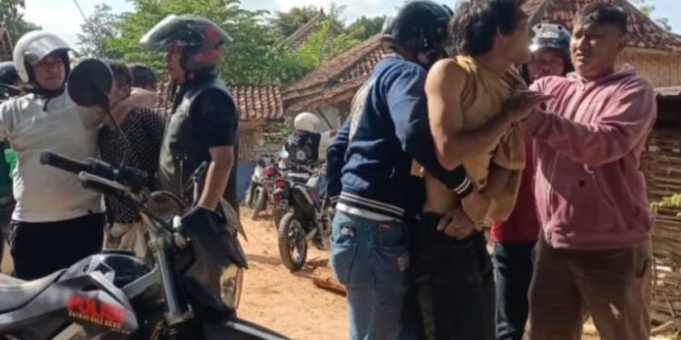 Tiga Pemakai Narkoba Ditangkap, Bandar dan Pengedar Melarikan Diri di Pamekasan