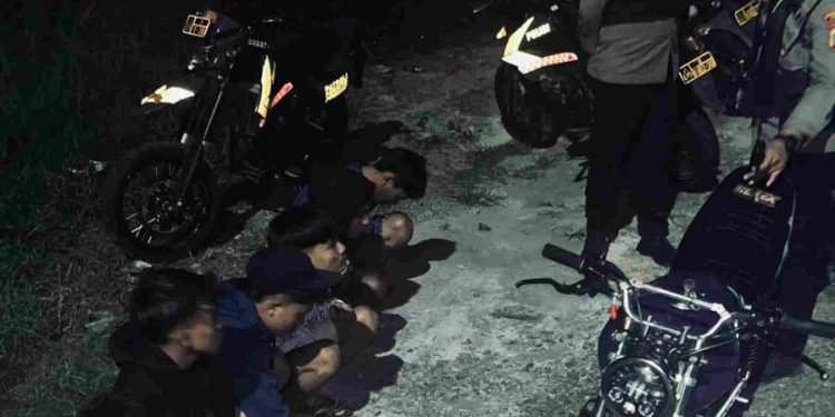 Polisi Bubarkan Balap Liar di Kedamean Gresik, Amankan Empat Motor dan Enam Pemuda