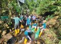 PCU dan Sungai Watch Galang Ratusan Mahasiswa dari 6 Negara Kumpulkan 887 Kg Sampah di Mojokerto