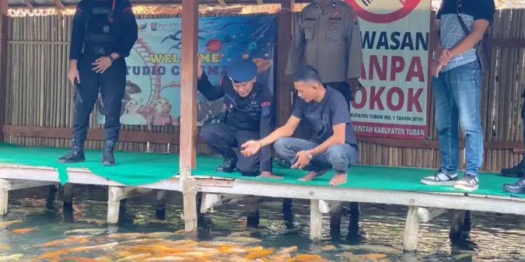 Granat Ditemukan di Dasar Sungai Wisata Pelang Tuban