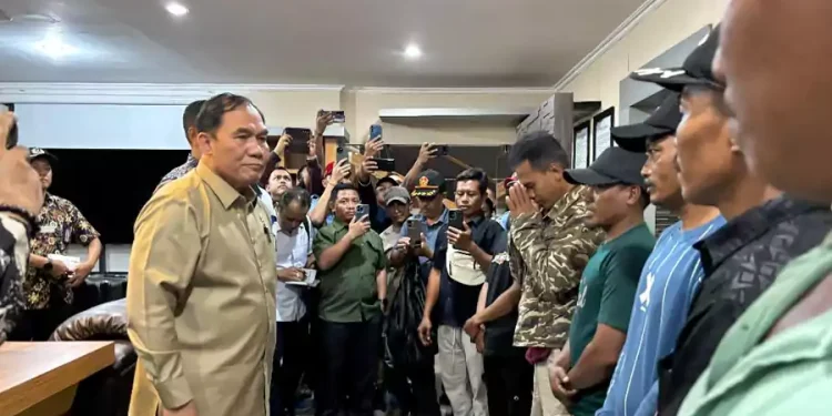 Nelayan Selamatkan Korban KMP Tunu Pratama Jaya Diganjar Hadiah Puluhan Juta