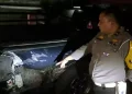 Mobil Tabrak Rumah Warga Lumajang Ditemukan, Pelat Dilepas dan Disembunyikan dengan Terpal