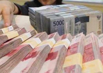 Diduga Penyalahgunaan Dana Rp 1 Miliar, Kantor Kades Kepohagung Tuban Disegel Warga