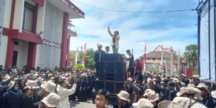 Mahasiswa Baru Universitas Sumenep Gelar Aksi Damai Terkait Merebaknya Campak ke Pemkab