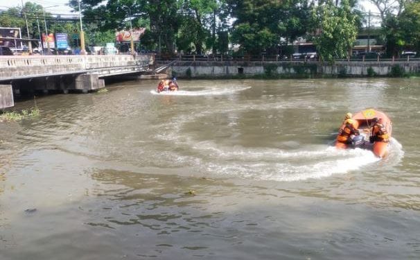 Pengamen Tenggelam di Kali Jagir Surabaya, Pencarian Terkendala Oleh Lumpur