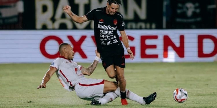 Bali United Targetkan Kemenangan Pertama Melawan Persebaya di GBT