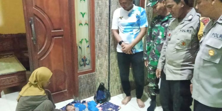 Bayi Ditinggal di Teras dengan Pesan Haru Titip Anak Saya