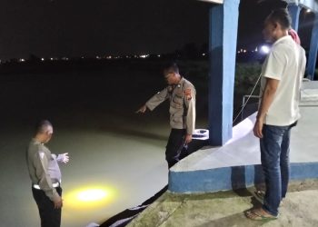 Balita Tewas Tenggelam Saat Diajak Mancing di Tambak Gresik