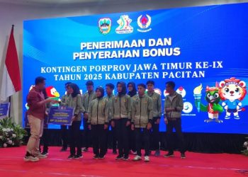 Atlet dan Pelatih Angkat Besi Pacitan Raih Bonus di Malam Resepsi HUT Kemerdekaan