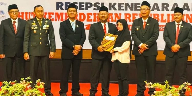 464 Warga Binaan Rutan Gresik Terima Remisi