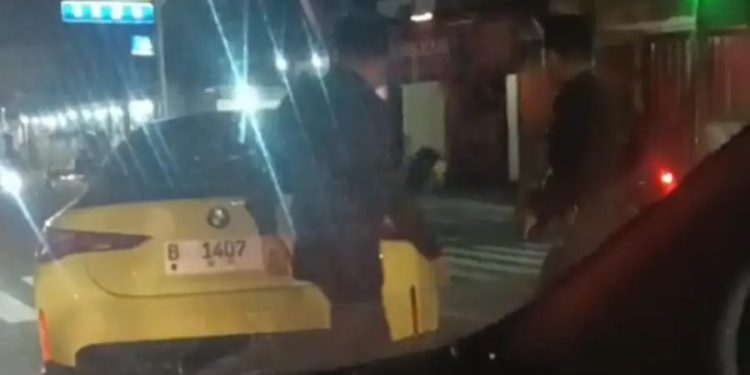 Viral di Medsos! Wabup Blitar Tinggalkan BMW M4 Rp3,4 Miliar Usai Kecelakaan