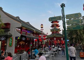 Destinasi Oriental Baru di Surabaya: Wisata Ikonik Park Shanghai dalam Paket City Tour