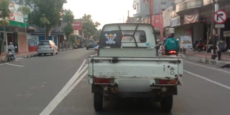 Bendera One Piece Berkibar di Kota Blitar, Begini Sikap Bakesbangpol