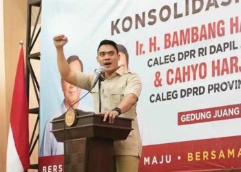Pengibaran Bendera One Piece Jelang Hari Kemerdekaan RI ke-80 DPRD Jatim: Jaga Merah Putih