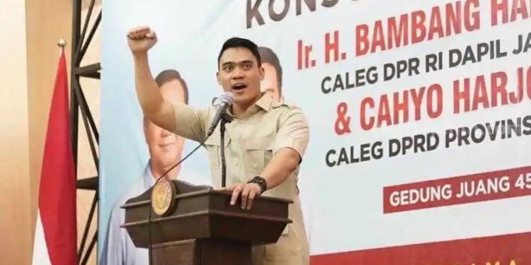 Pengibaran Bendera One Piece Jelang Hari Kemerdekaan RI ke-80 DPRD Jatim: Jaga Merah Putih