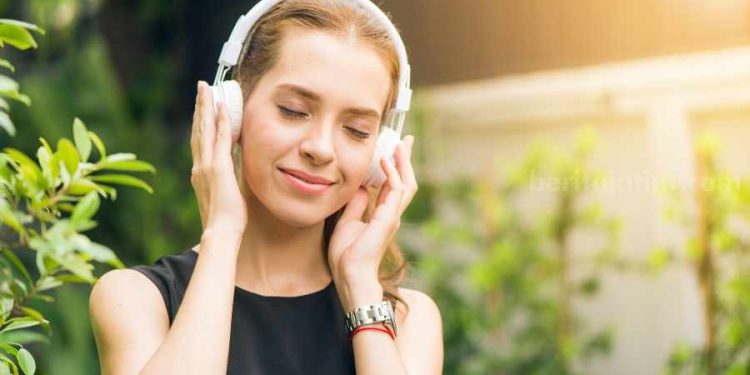 6 Lagu Galau untuk Kamu yang Sulit Melupakan Masa Lalu