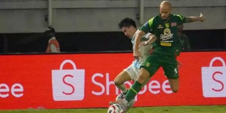 Gol Terlambat PSIM Jatuhkan Persebaya di Laga Perdana BRI Super League