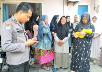 Warga Gresik Dikejutkan Penemuan Bayi di Tepi Jalan Poros Desa