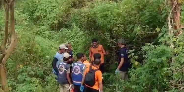 Polres Mojokerto Terjunkan Anjing Pelacak di Jurang AMD Sendi Bersama Tim Polda Jatim