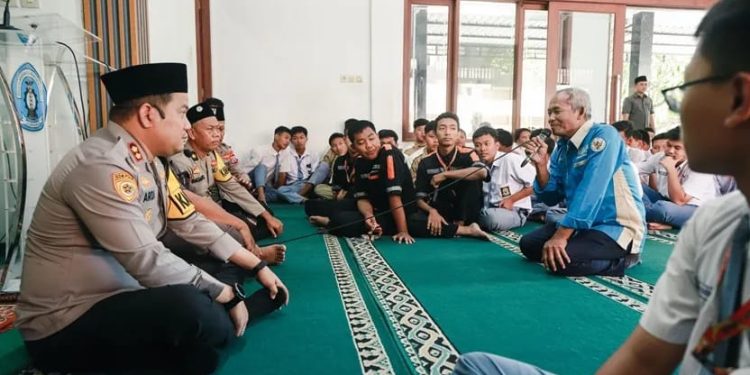 Pelajar Jombang Diajak Jaga Kamtibmas dan Bijak dalam Penggunaan Media Sosial