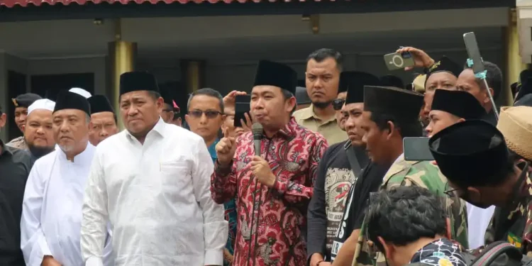 Bupati Fawait Berorasi Bangkitkan Semangat Pendemo Trans7 di Jember