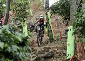Juara Umum Downhill 2025 Sengit, Downhiller Elite Nasional Bertarung di Final 76 Indonesia