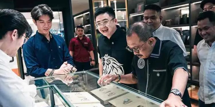 Raja Jam dan Flex Mansion Hadir di Surabaya, Tawarkan Layanan Eksklusif bagi Pecinta Kemewahan