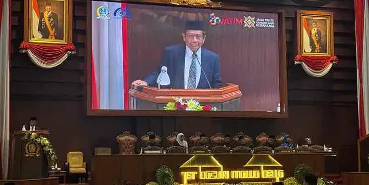 Prof Mahfud MD Mengajak Warga Jatim untuk Hidup Jujur dan Sederhana