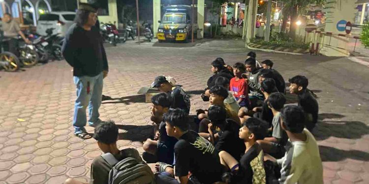 Polisi Gerebek Balap Liar di Tulungagung, 13 Motor Ditahan Malam Hari