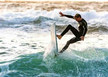 Temukan 4 Pantai Tersembunyi di Malang Selatan untuk Spot Surfing Baru!