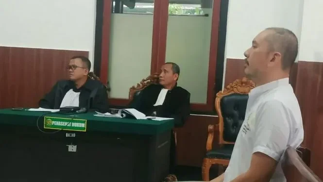 Kaca Bank Pecah Anak Pemilik Showroom Mobil Dihukum 6 Bulan Penjara
