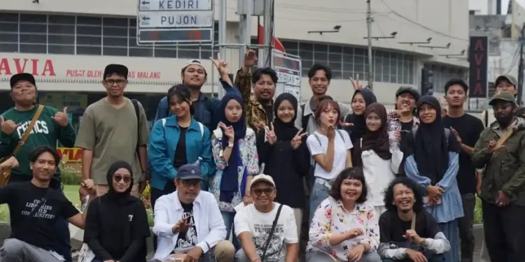 Menghidupkan Kota dalam Fiksi Telusuri Lorong Sejarah Bersama Raudal Tanjung Banua dan Footish Malang FSKM 2025