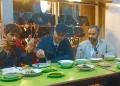 Maher Zain dan Harris J Menyantap Kuliner Surabaya Rawon Setan dan Sate