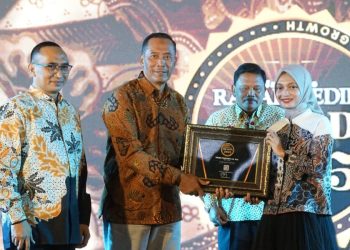 Mbak Wali Raih Anugerah Walikota Muda Transformatif 2025 Radar Kediri