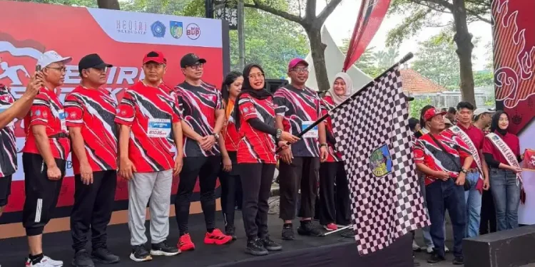 Kediri Merdeka Run 2025 Lepas 1.600 Pelari oleh Wabup Dewi Maria Ulfa di RTH SLG