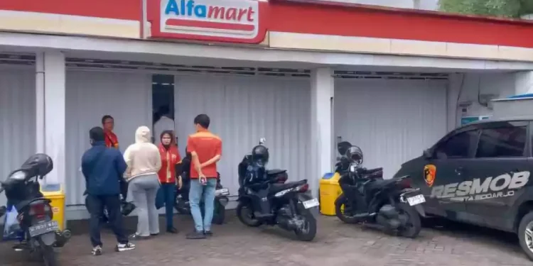 Komplotan Bobol Minimarket di Ketajen Gondol Rokok dan Hapus Jejak CCTV