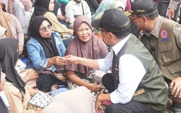 Menko PMK Pastikan Pembangunan Huntara Segera Dipercepat